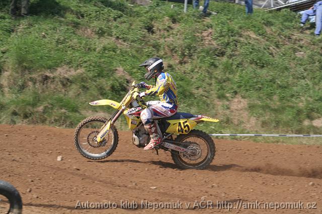 Motokros_druzstva_Kramolin_2007_foto_Jiri_Berousek_0053